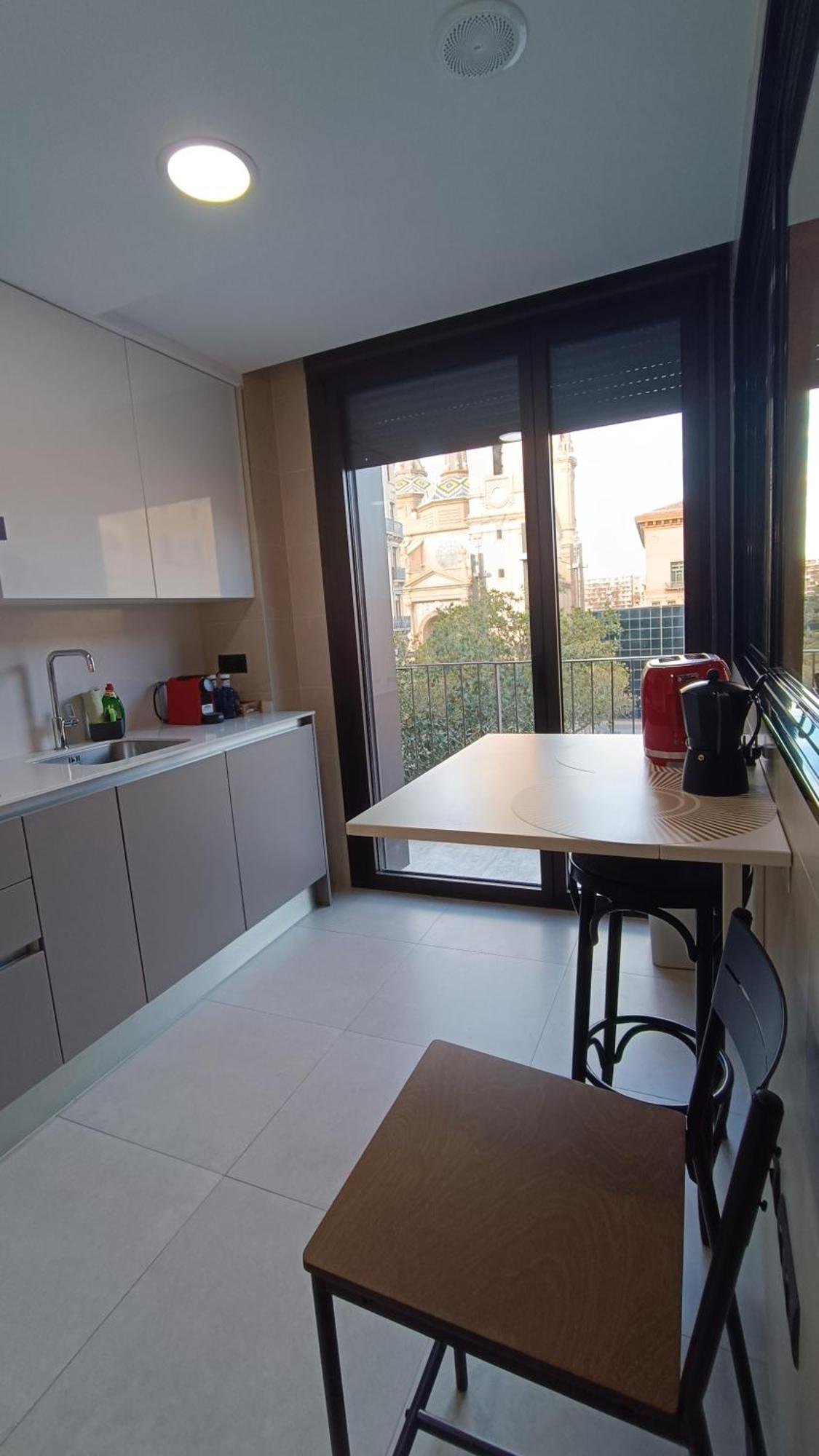 Lc Plaza Del Pilar Apartman Zaragoza Kültér fotó