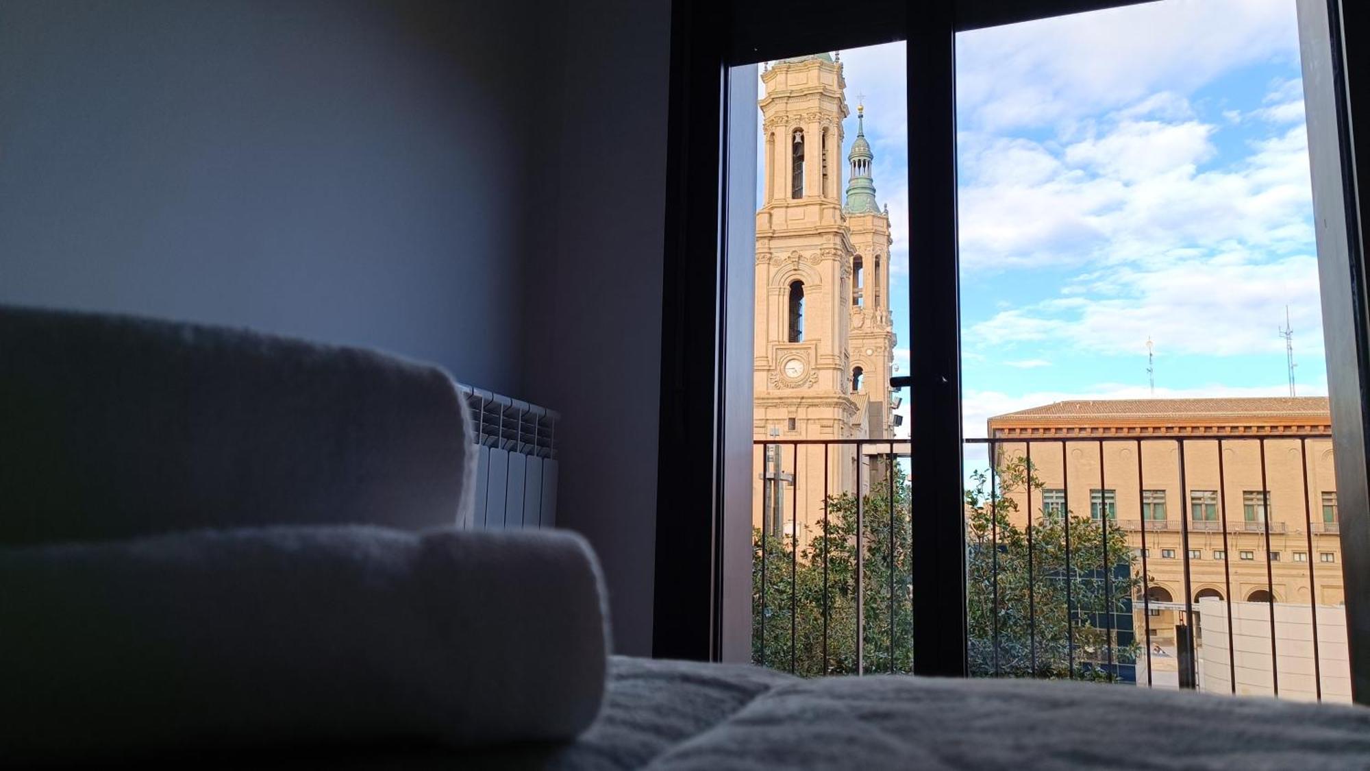 Lc Plaza Del Pilar Apartman Zaragoza Kültér fotó